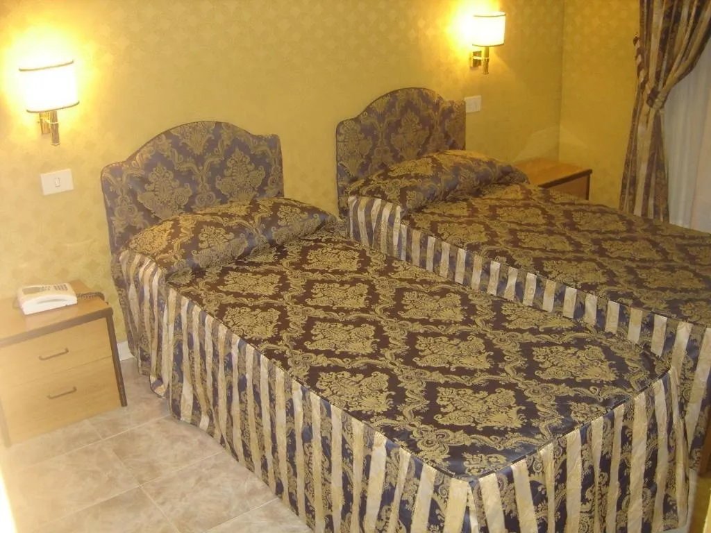 TWIN STANDARD Room, Mariano, Rome