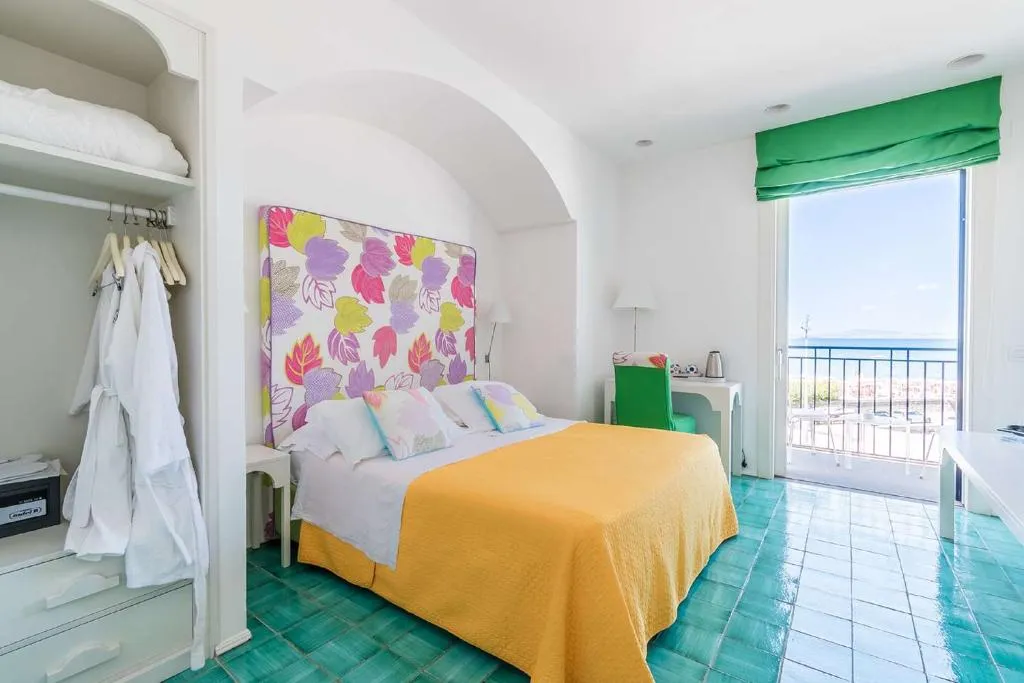 Room, Hotel Le Ancore BW Signature Collection, Naples