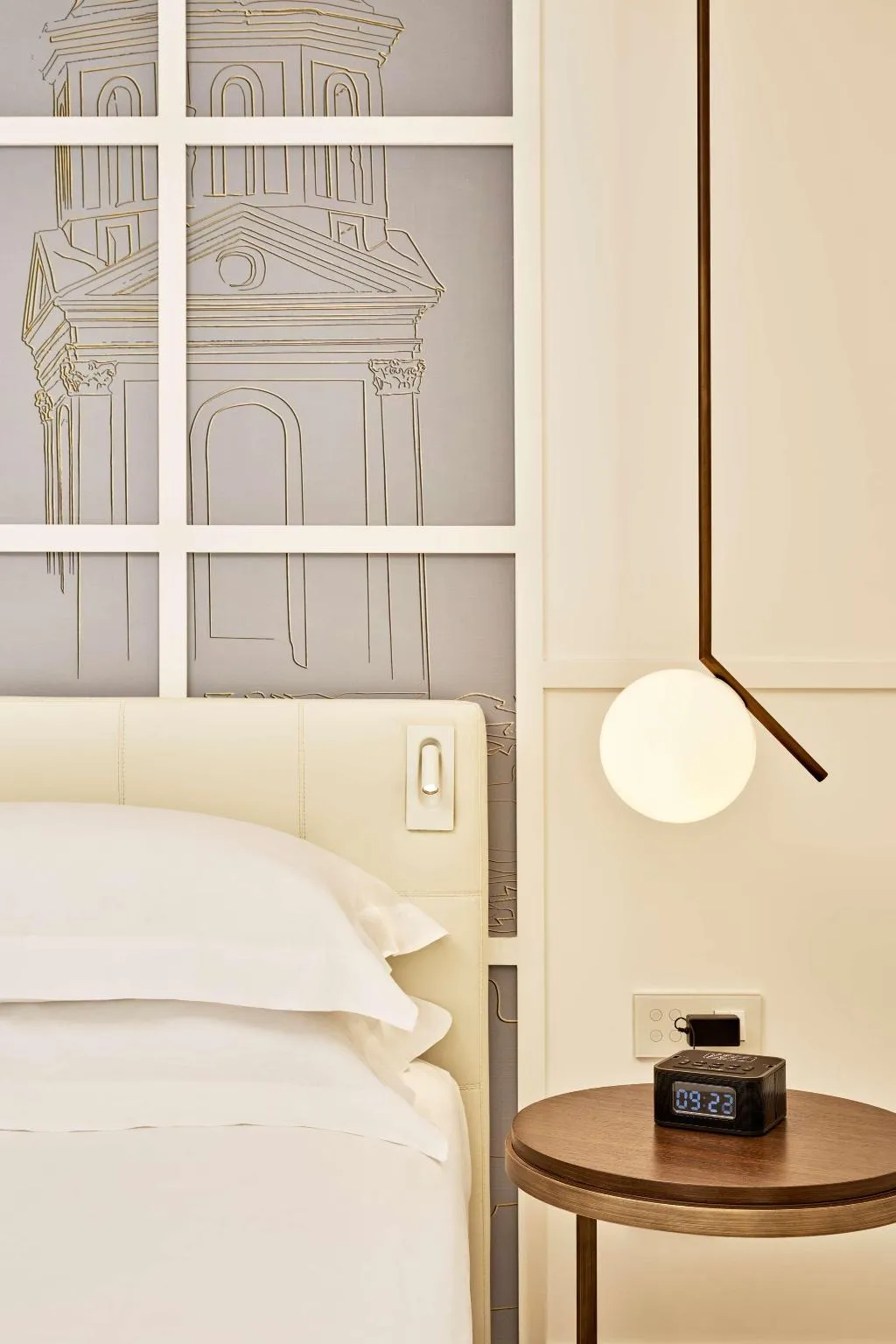 Room, de Bonart Naples-Curio Collection by Hilton, Naples
