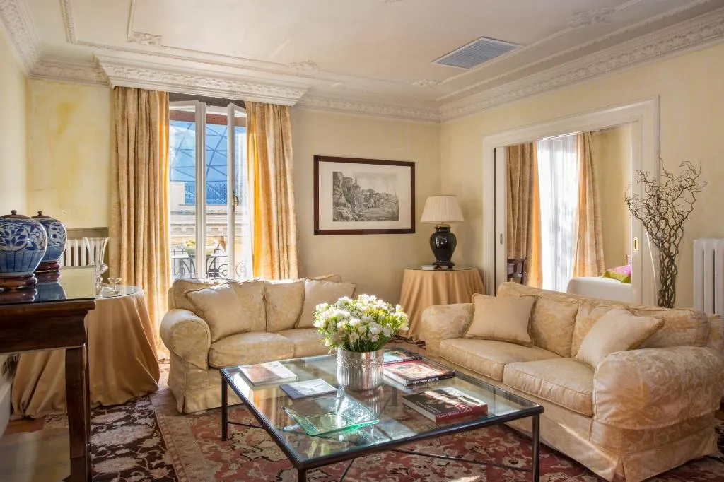 SUITE EXECUTIVE Room, Grand Hotel Plaza, Rome