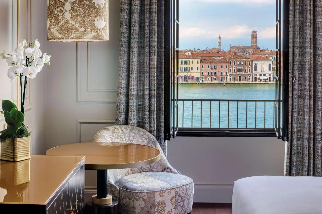 Room, Hilton Molino Stucky Venice, Venice