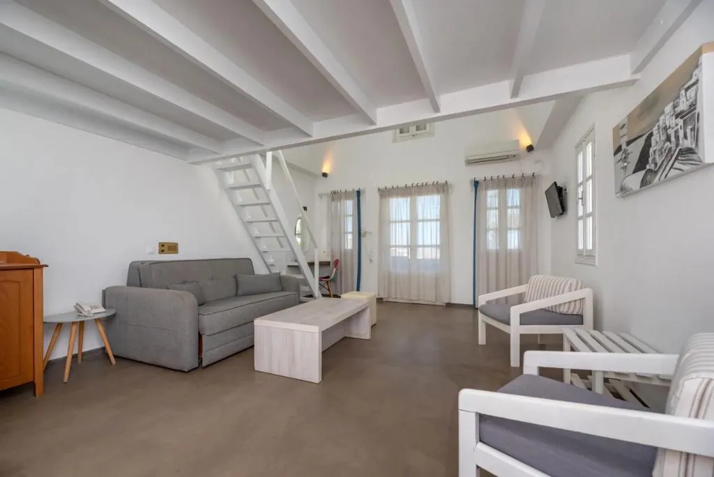 SUITE EXECUTIVE Room, Maistros Village, Santorini
