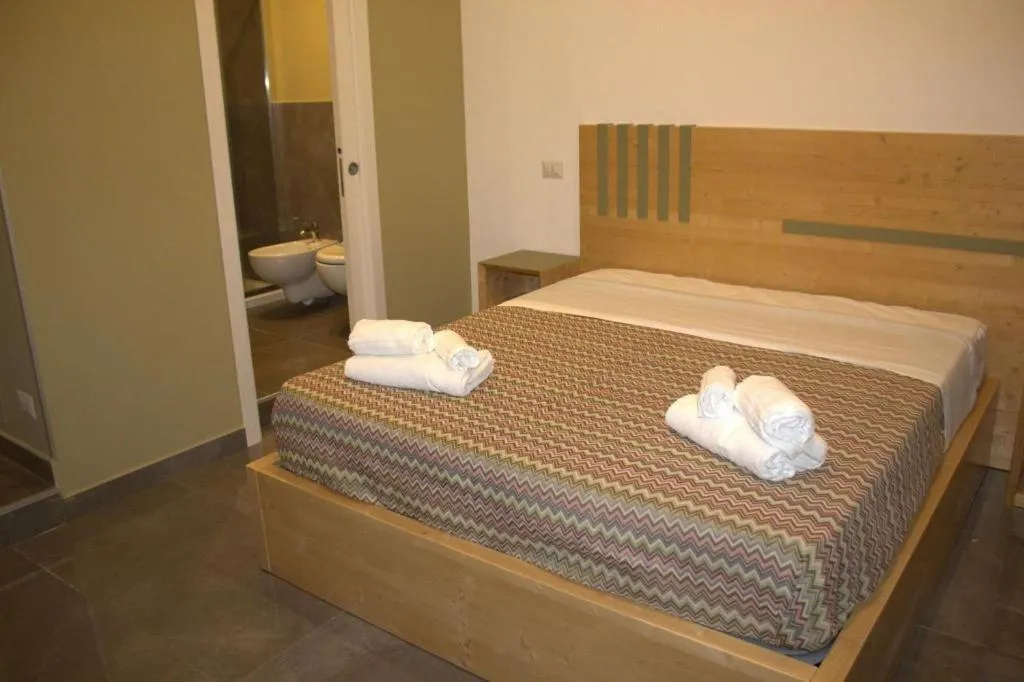 Room, Be Italian Bovio Flats, Naples