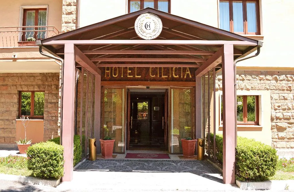 Lobby, Cilicia, Naples
