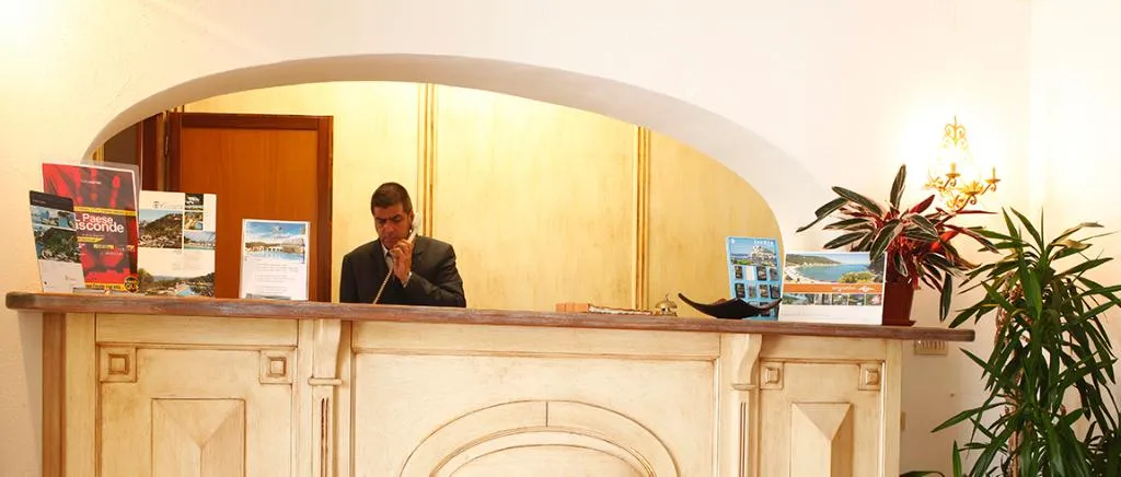 Lobby, La Scogliera, Naples