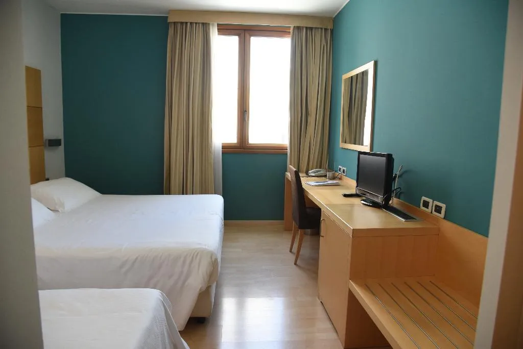TRIPLE CLASSIC Room, Duca D'Aosta, Venice