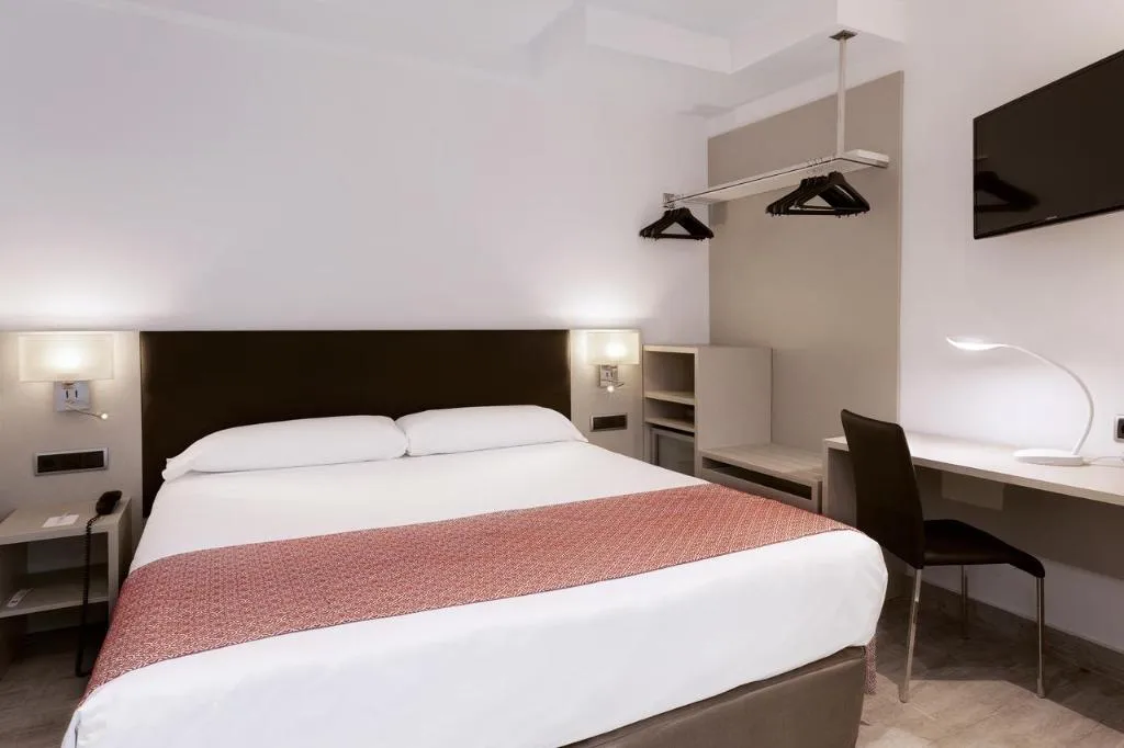 Room, Catalonia Hispalis, Seville