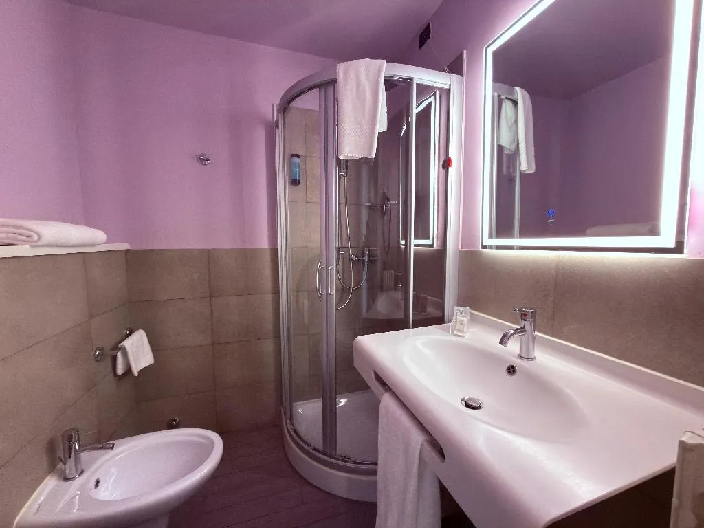 TRIPLE STANDARD Room, Hotel Europa, Milan