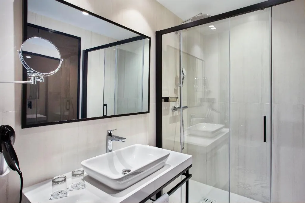 SINGLE STANDARD Room, Eurostars Guadalquivir, Seville