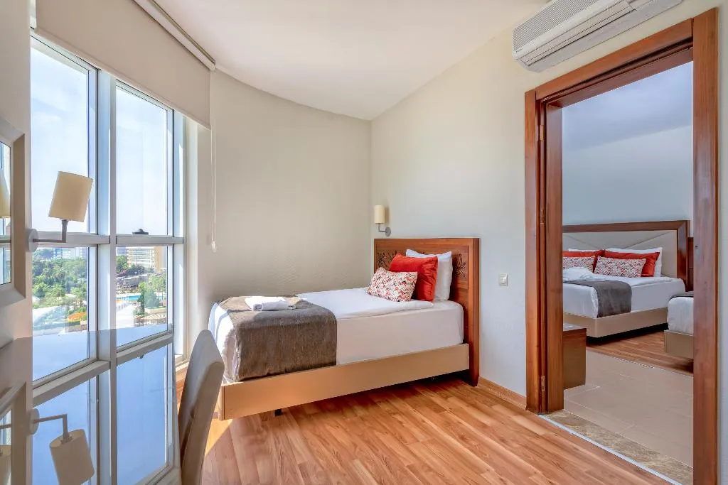 FAMILY ROOM LAND VIEW Room, Kirman Leodikya Resort, Antalya