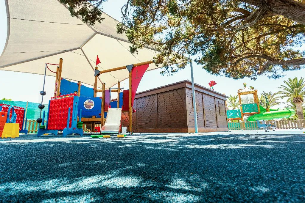 Sports and Entertainment, Hotel Globales Los Delfines, Menorca