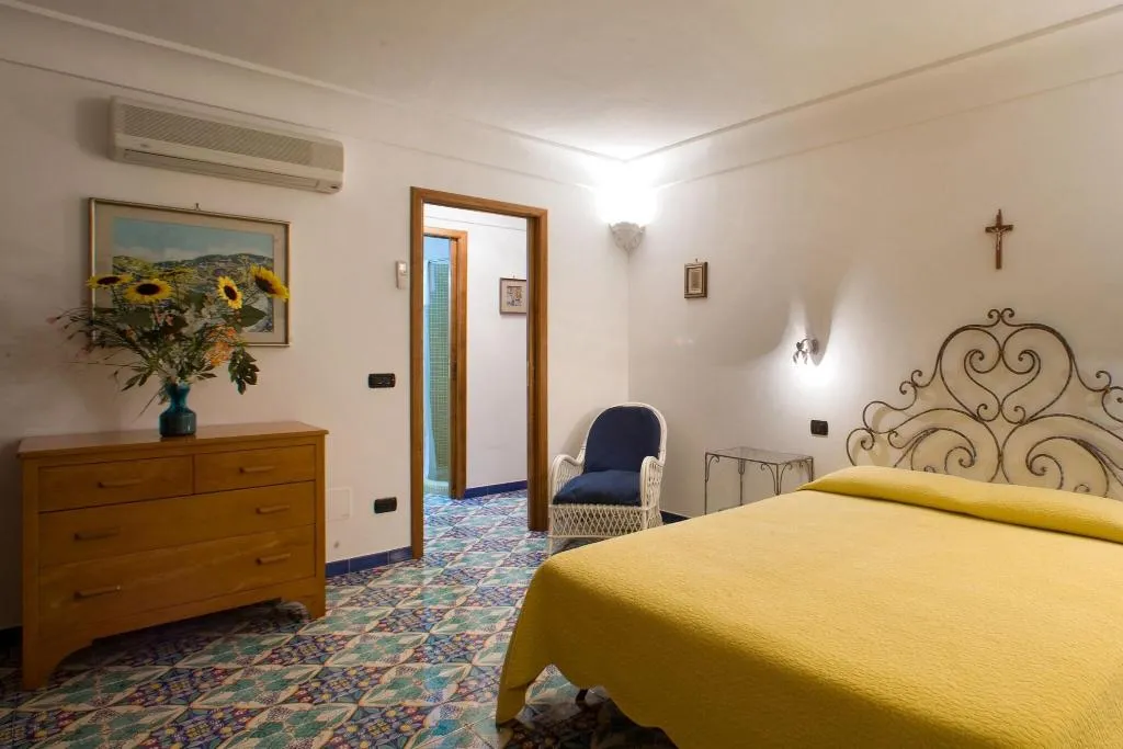 APARTMENT SEA VIEW TWO BEDROOMS Room, La Caravella Positano, Naples