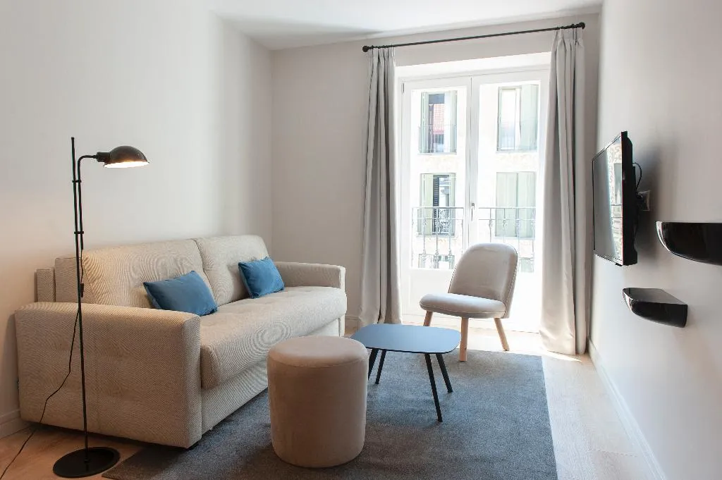 APARTMENT ONE BEDROOM ONE BATHROOM Room, MH Apartments Central Madrid, Madrid