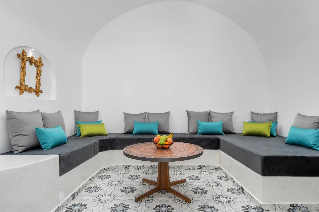 SUITE WITH JACUZZI Room, Sole D'Oro Luxury Suites, Santorini
