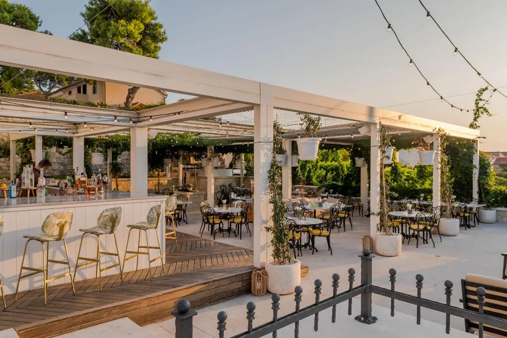Bar, Brown Beach House hotel & spa, Split