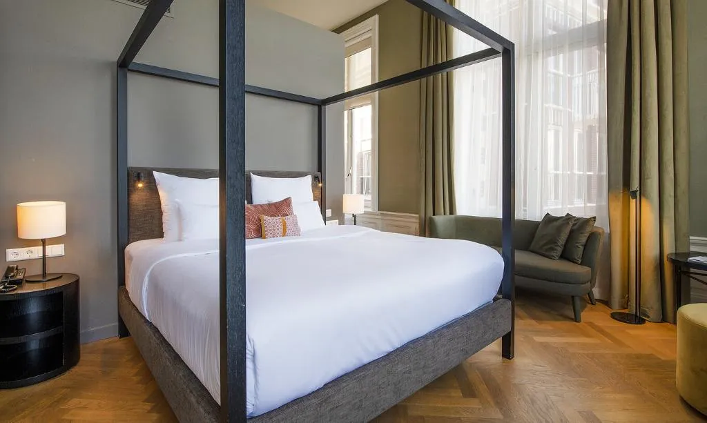 JUNIOR SUITE STANDARD Room, Pestana Amsterdam Riverside, Amsterdam