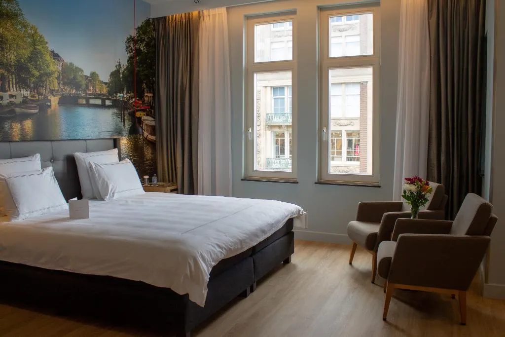 JUNIOR SUITE STANDARD Room, Swissotel Amsterdam, Amsterdam