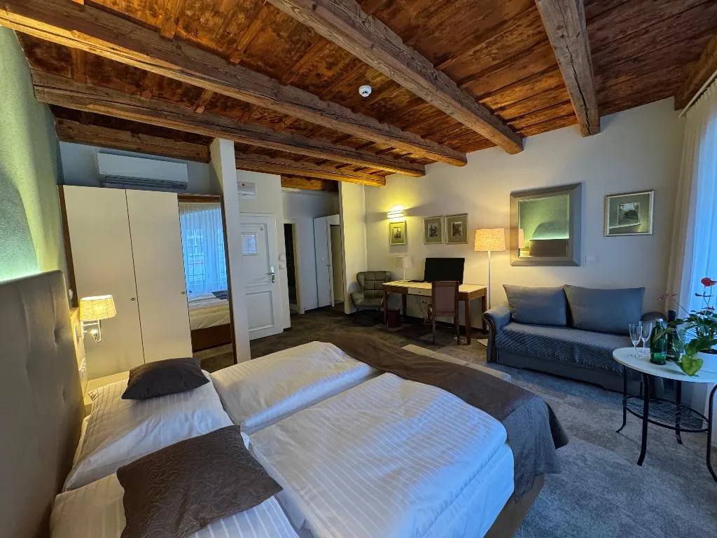 JUNIOR SUITE STANDARD Room, The Golden Wheel, Prague