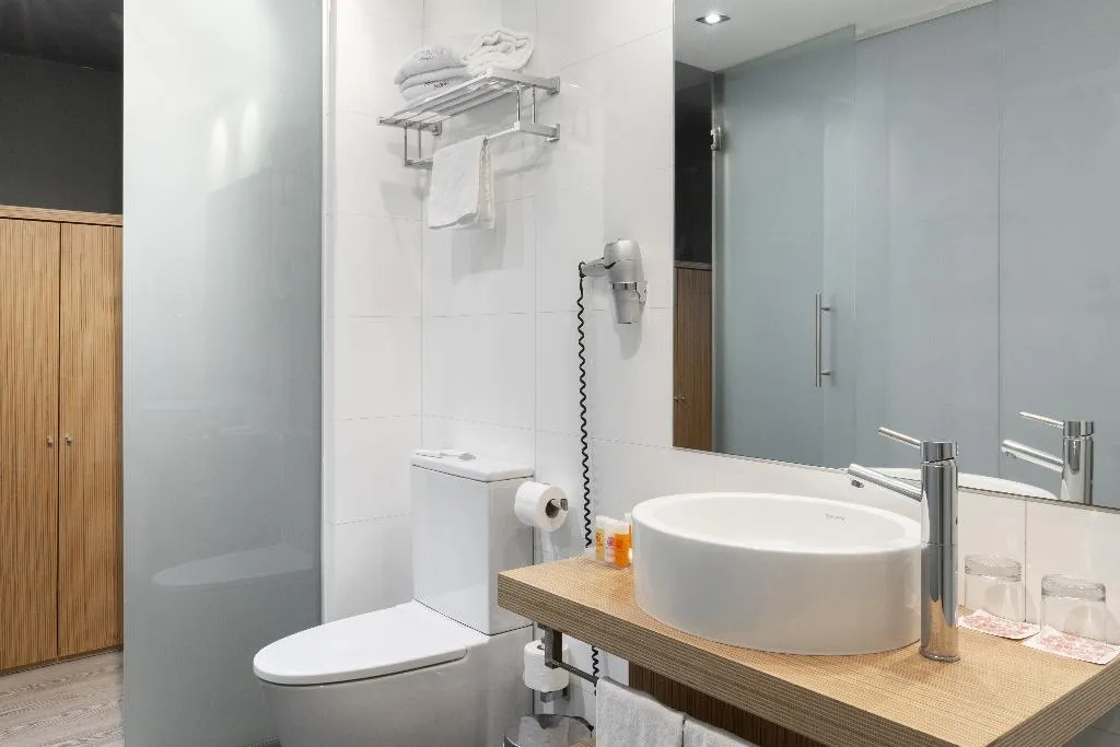 QUADRUPLE STANDARD Room, Petit Palace Alcala, Madrid