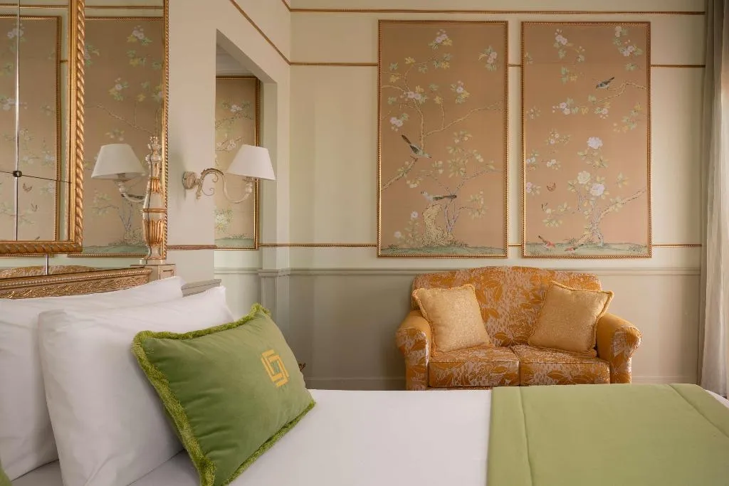 Room, Degli Aranci, Rome