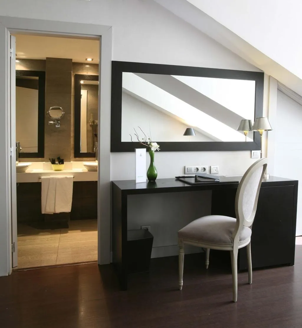 JUNIOR SUITE CAPACITY 3 Room, Hotel Meninas, Madrid
