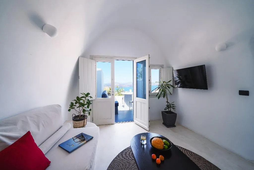 SUITE SUPERIOR WITH PRIVATE POOL Room, Santonero, Santorini