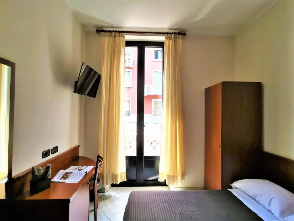 Room, Hotel Venini, Milan