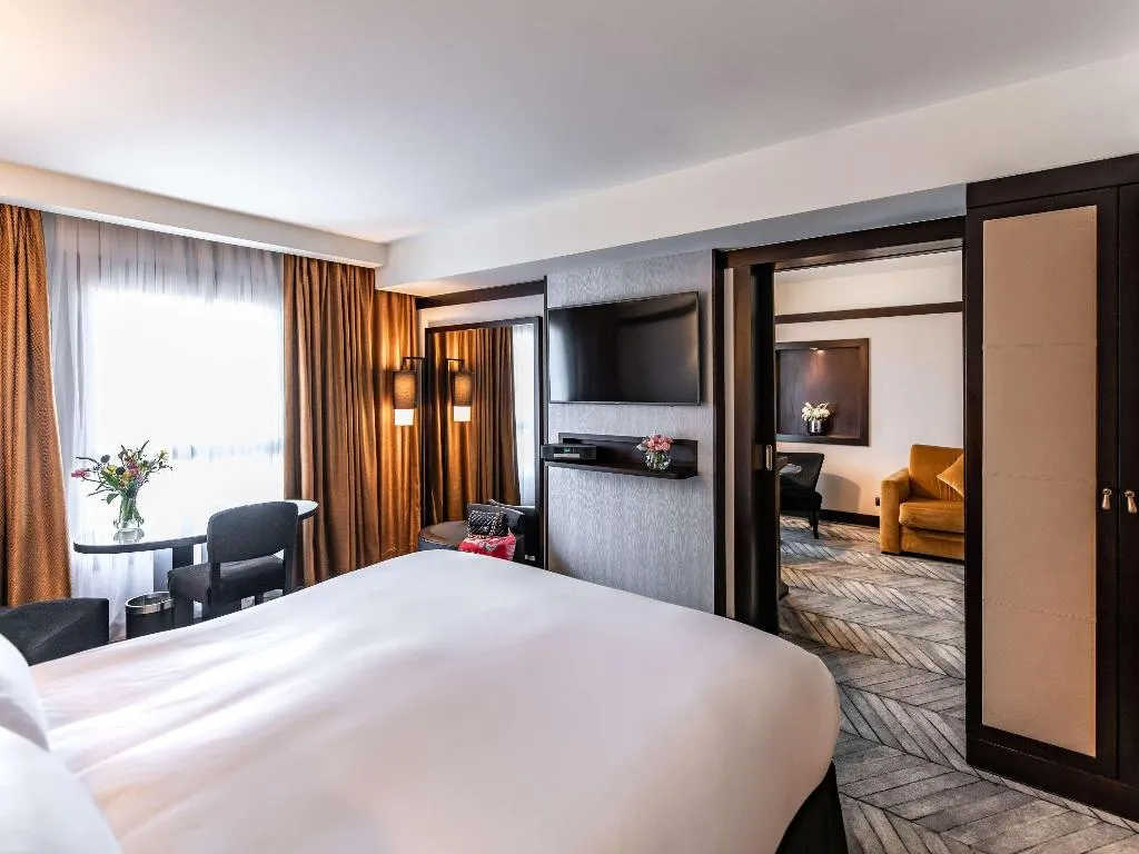 JUNIOR SUITE KING SIZE BED Room, Sofitel Lisbon Liberdade, Lisbon