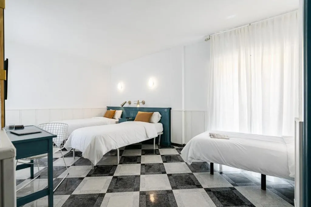TRIPLE STANDARD Room, Agur, Costa Del Sol