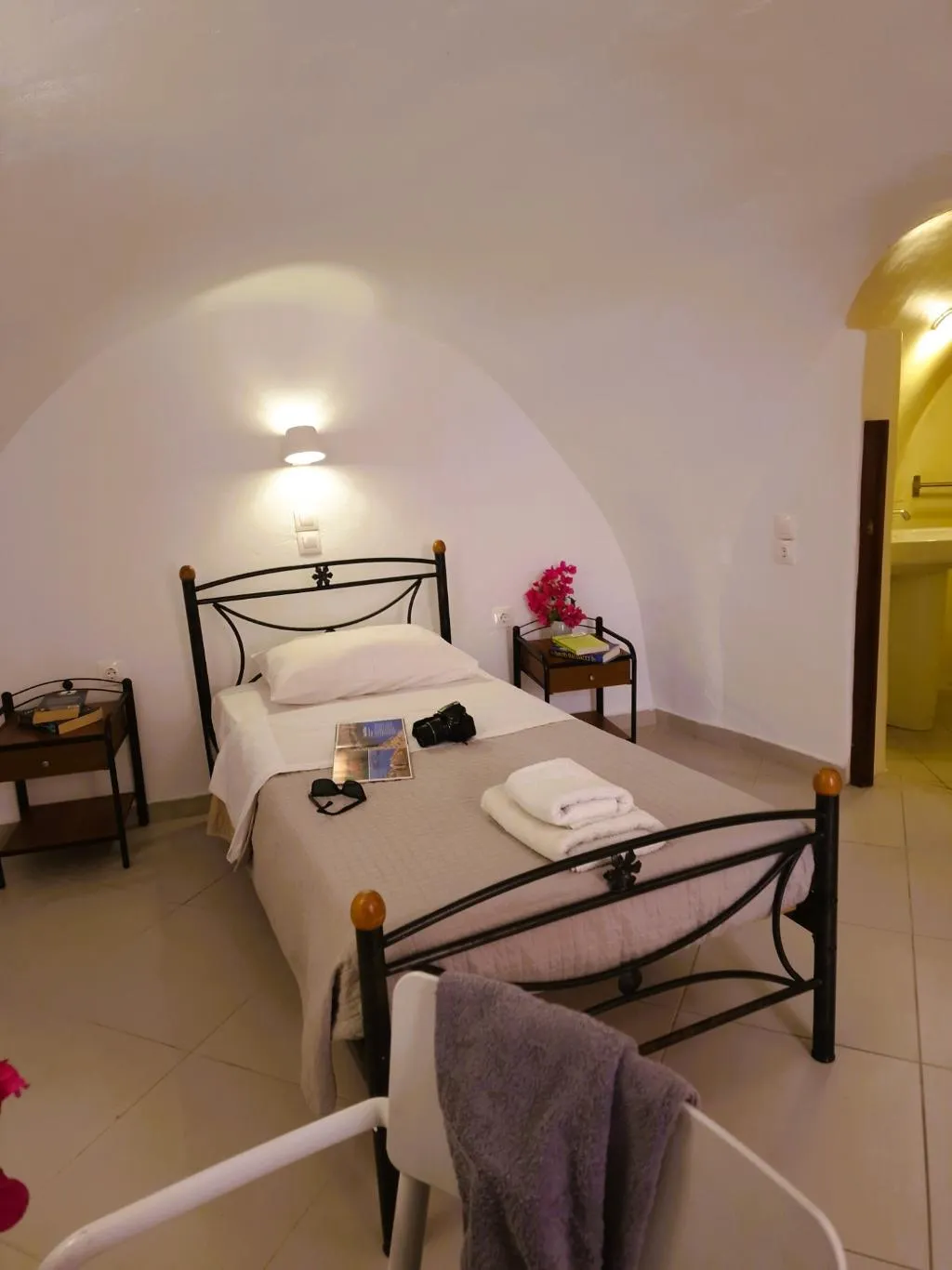 SINGLE ECONOMY Room, Kykladonisia Traditional Settlement, Santorini