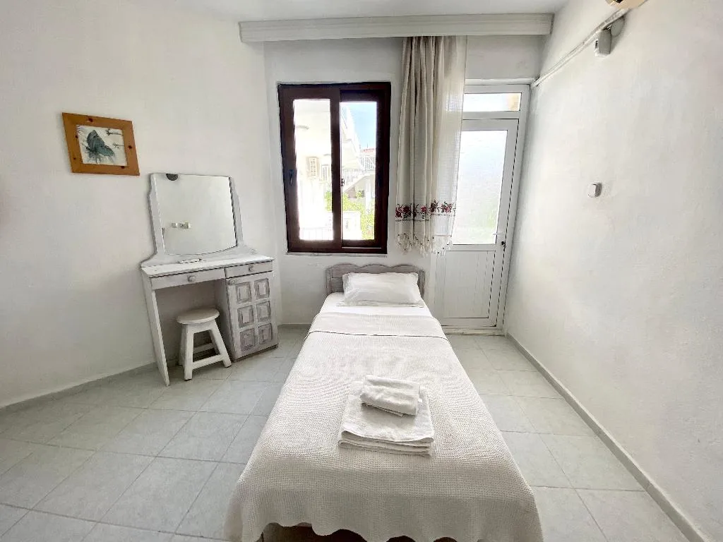 Room DELUXE ONE BED Room, Akdeniz Pansiyon, Dalaman