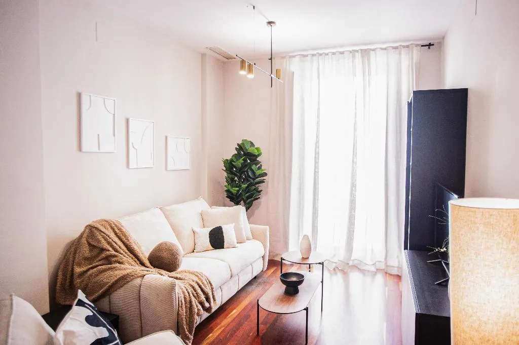 APARTMENT TWO BEDROOMS Room, azz Apartamentos Torre de la Plata, Seville