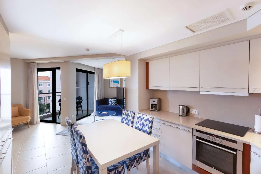 APARTMENT POOL VIEW Room, Hilton Vilamoura As Cascatas Golf Resort & Spa, Algarve