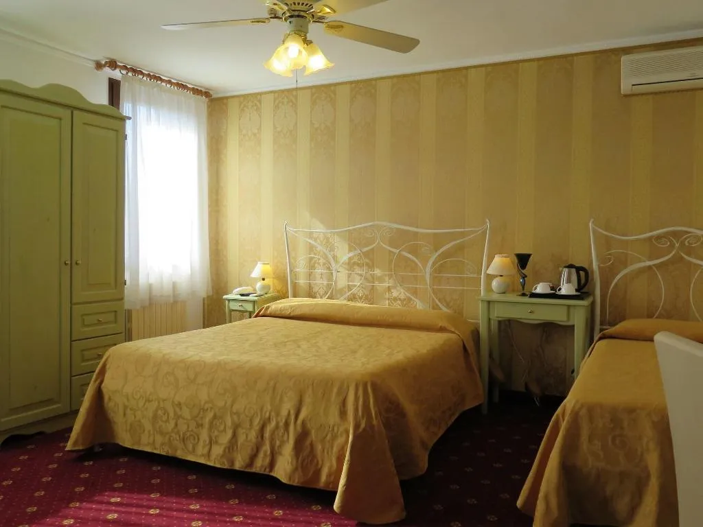 Room, Hotel Al Soffiador, Venice