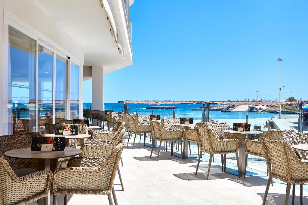 Bar, Universal Hotel Perla, Majorca