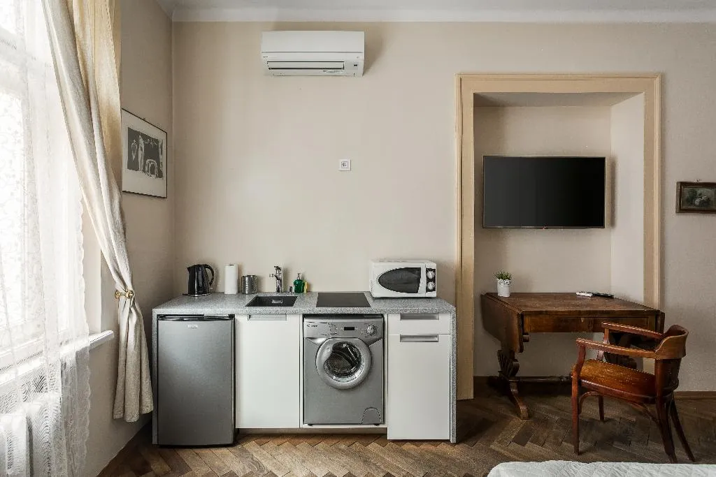 STUDIO STANDARD Room, The Spiski Palace Apartments, Krakow