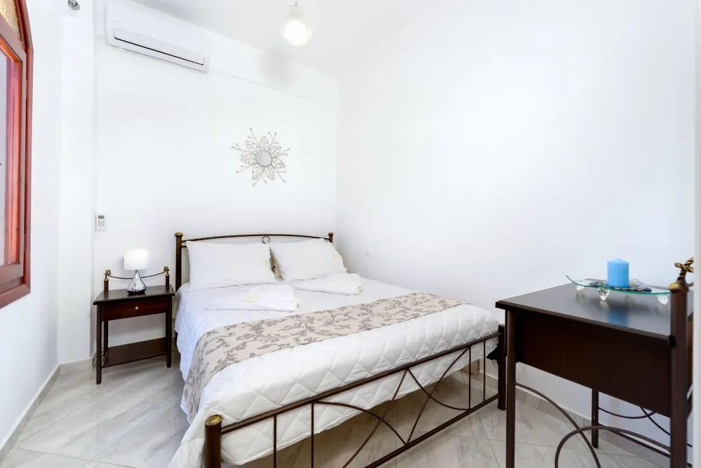 Room, Aspalathos Suites, Santorini