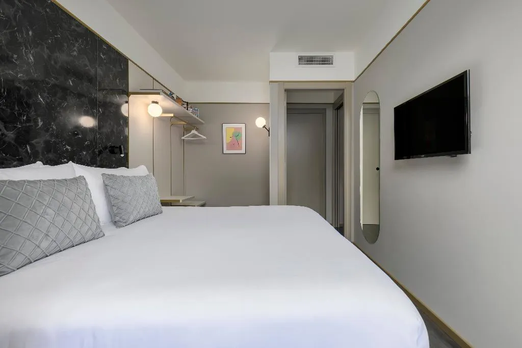 APARTMENT WITH BALCONY Room, Be Mate Paseo de Gracia, Barcelona