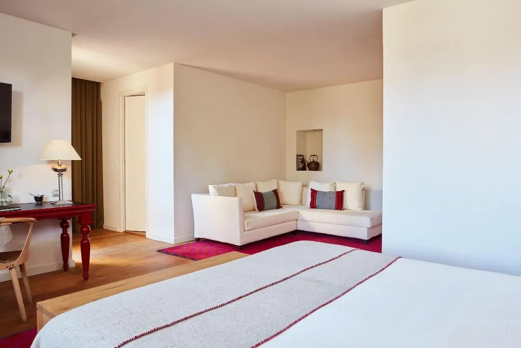Room, Neri, Barcelona
