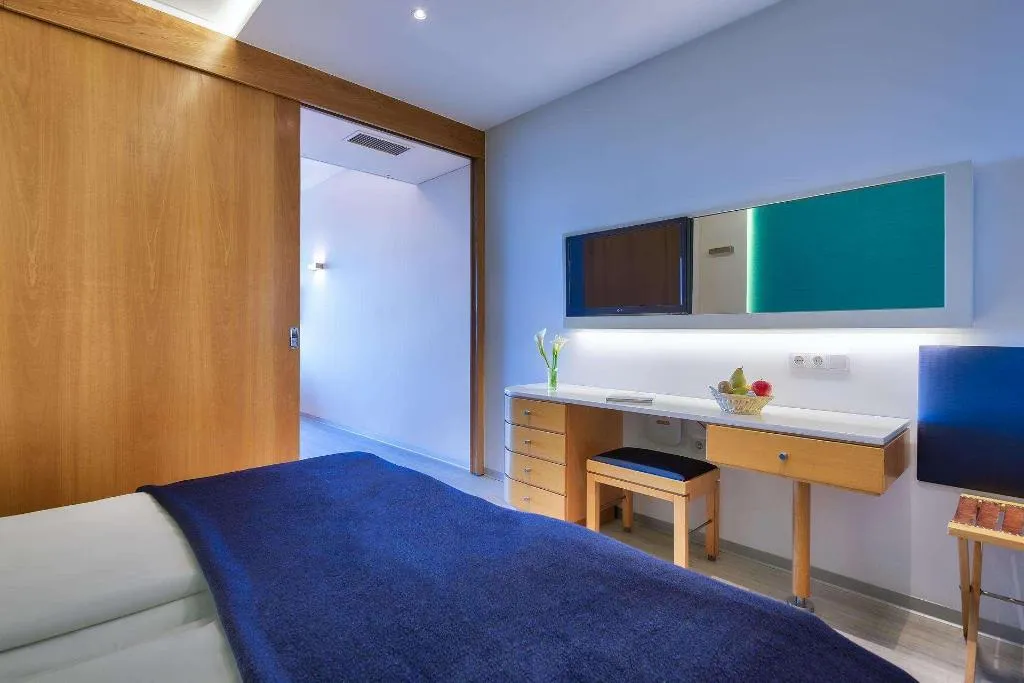 Room, The Views Monumental, Madeira