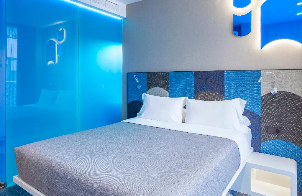 DOUBLE WITH TERRACE Room, Macia Sevilla Kubb, Seville