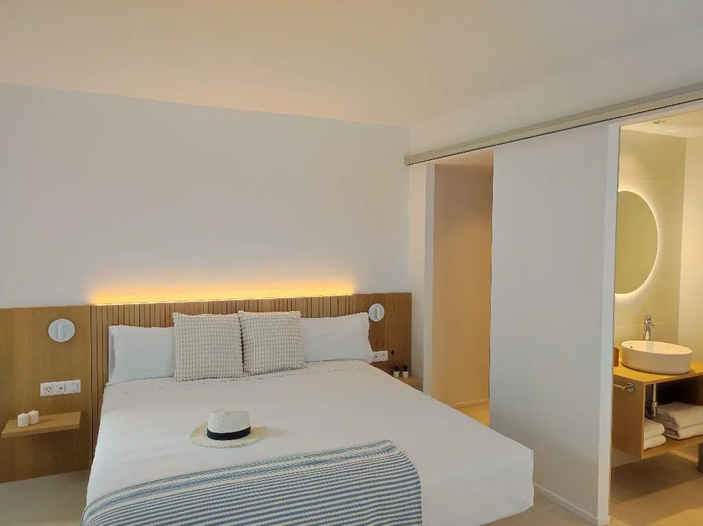 DOUBLE CLASSIC Room, MYO Barcelona Hotel & Apartments, Barcelona