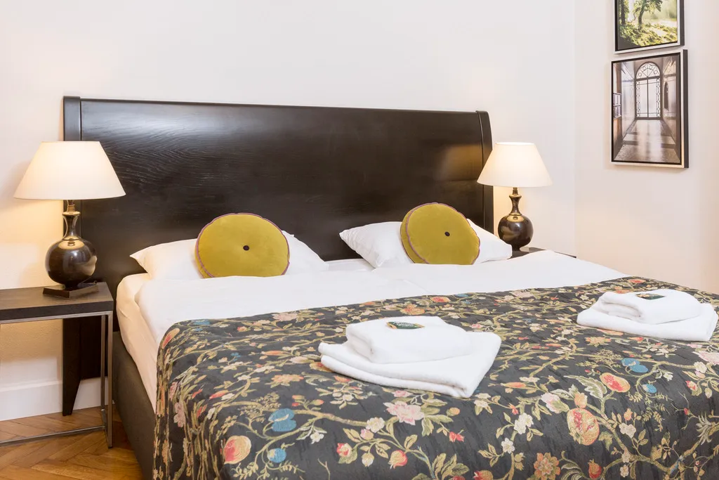 APARTMENT CAPACITY 6 TWO BEDROOMS Room, Antique Apartments Plac Szczepanski, Krakow