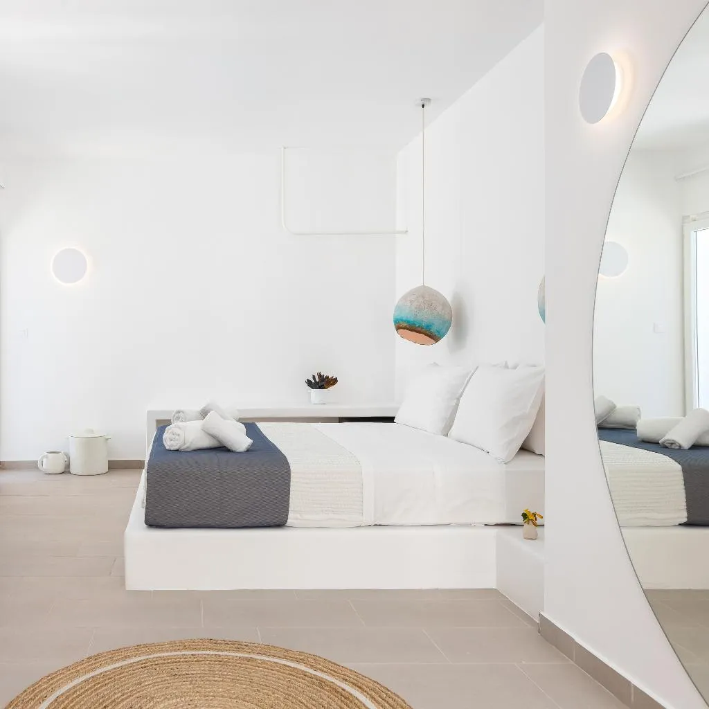 SUITE WITH JACUZZI WITH VIEWS Room, Voca Hotel & Suites, Santorini