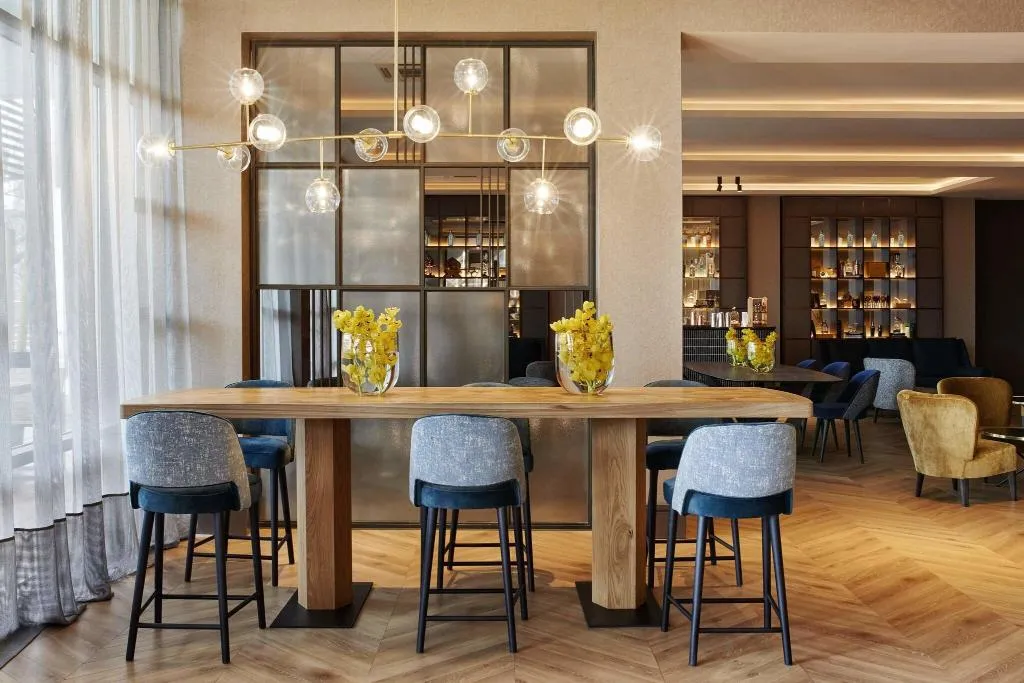 Bar, Hotel Arts, Barcelona