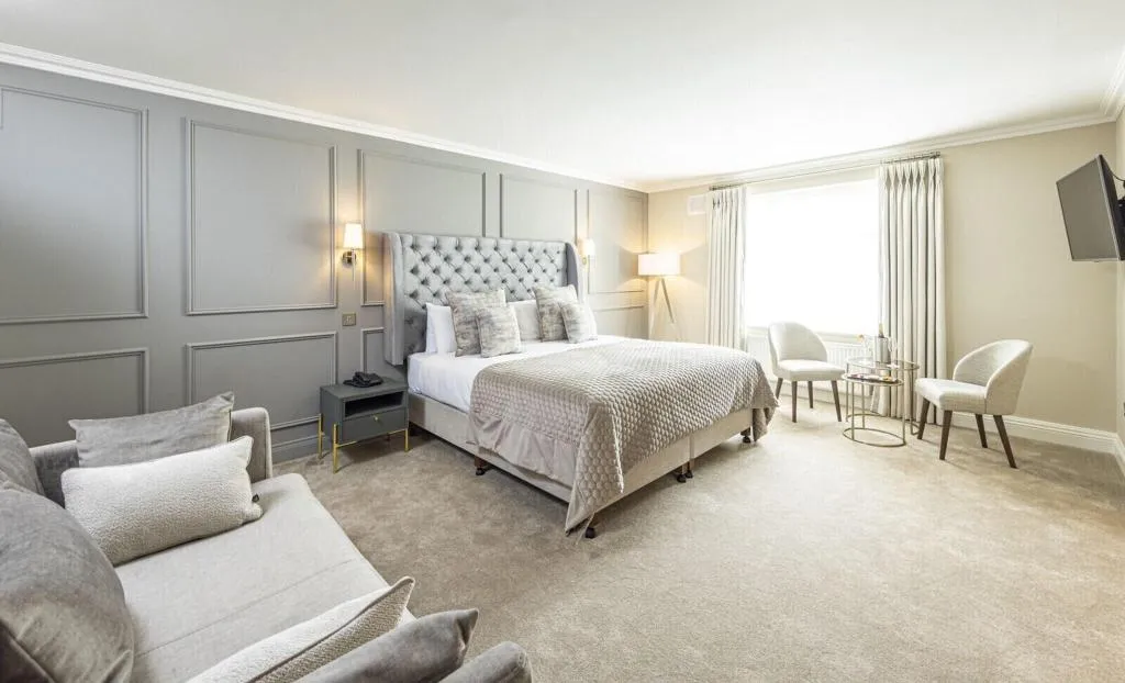 DOUBLE EXECUTIVE KING BED Room, Sandymount Hotel, Dublin