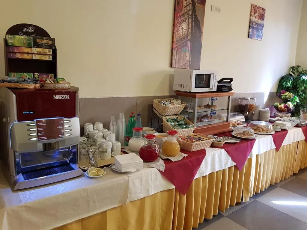 Restaurant, International Capodichino, Naples