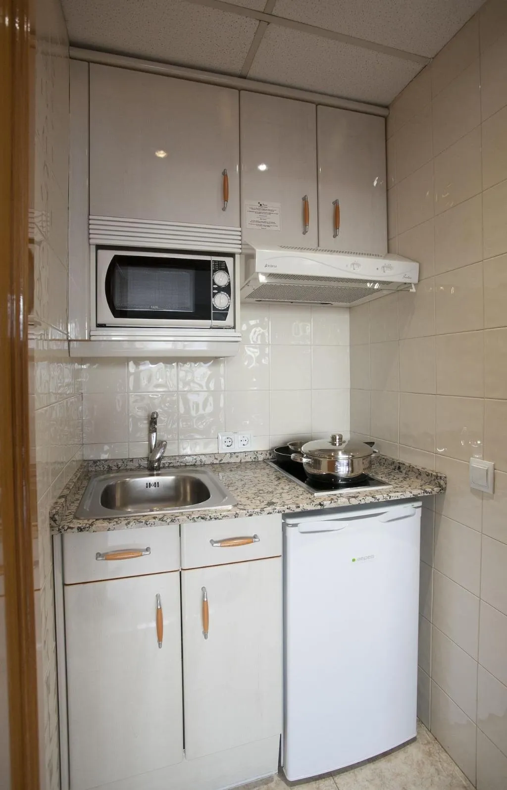 APARTMENT TWO DOUBLE BEDS Room, Muralto Madrid Princesa, Madrid