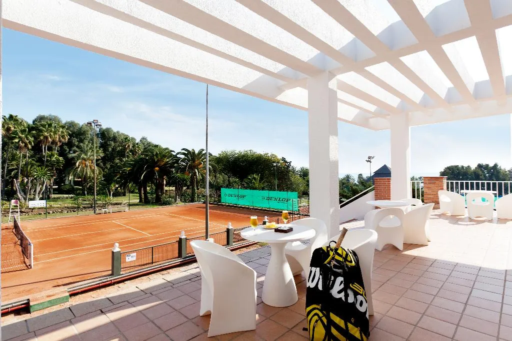 Sports and Entertainment, The Oasis by Don Carlos Resort, Costa Del Sol