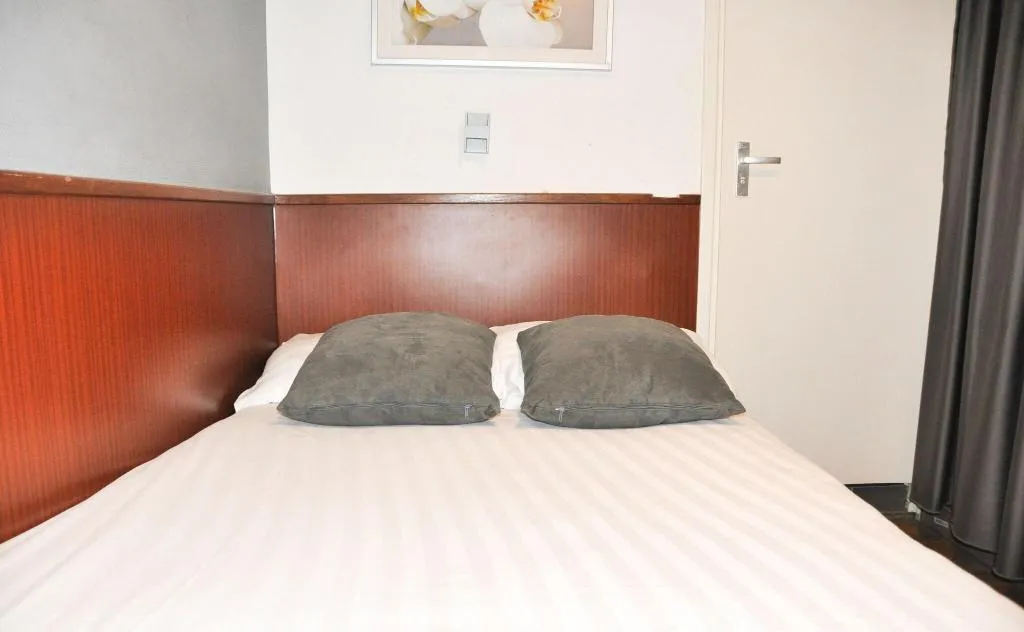 DOUBLE STANDARD Room, Travel, Amsterdam